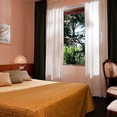Park California Hotel 4*