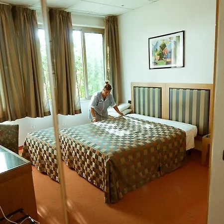 Park California Hotel 4*